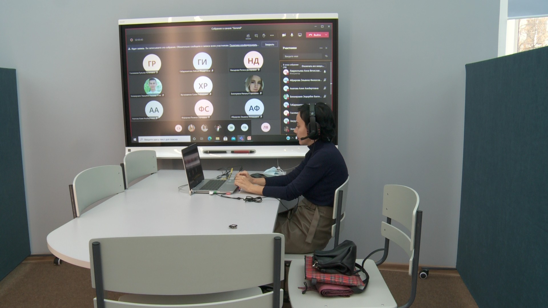 Cubicles for online teaching now available to educators Cubicles for online teaching now available to educators