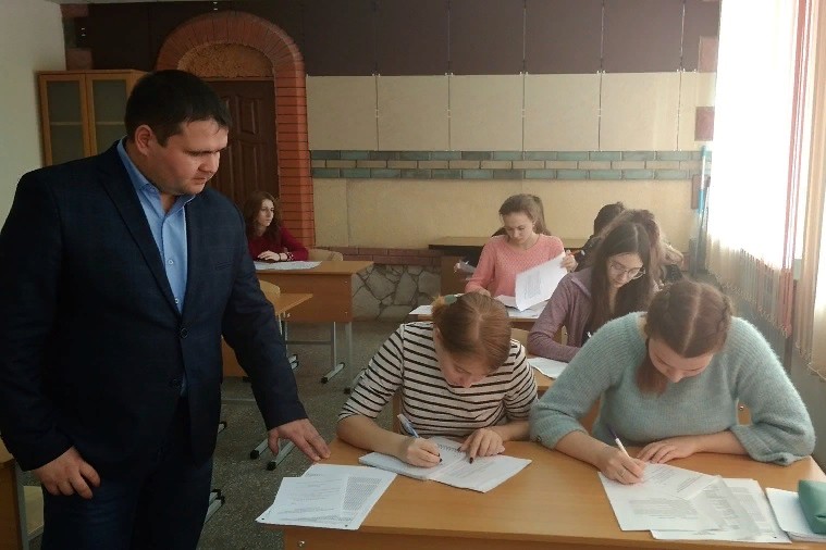 Встречи с обучающимися продолжаются Встречи с обучающимися продолжаются