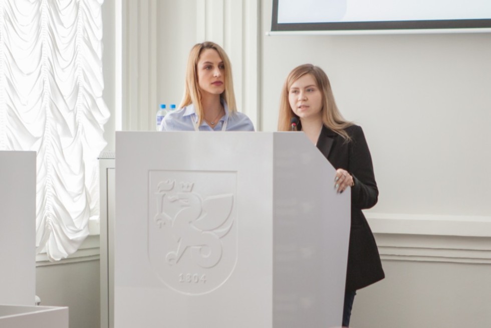 ������������� ������������ ����� ����������� � ���������� ��������� ���