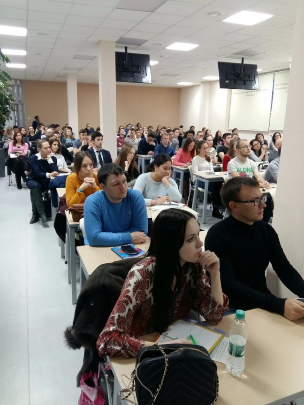 3 марта 2016 года в Центре Магистратуры Института управления, экономики и финансов КФУ прошла открытая лекция профессора Коха Игоря Анатольевича и профессора Галлямовой Динары Хамитовны, посвященная перспективам развития мировой экономики. 3 марта 2016 года в Центре Магистратуры Института управления, экономики и финансов КФУ прошла открытая лекция профессора Коха Игоря Анатольевича и профессора Галлямовой Динары Хамитовны, посвященная перспективам развития мировой экономики.