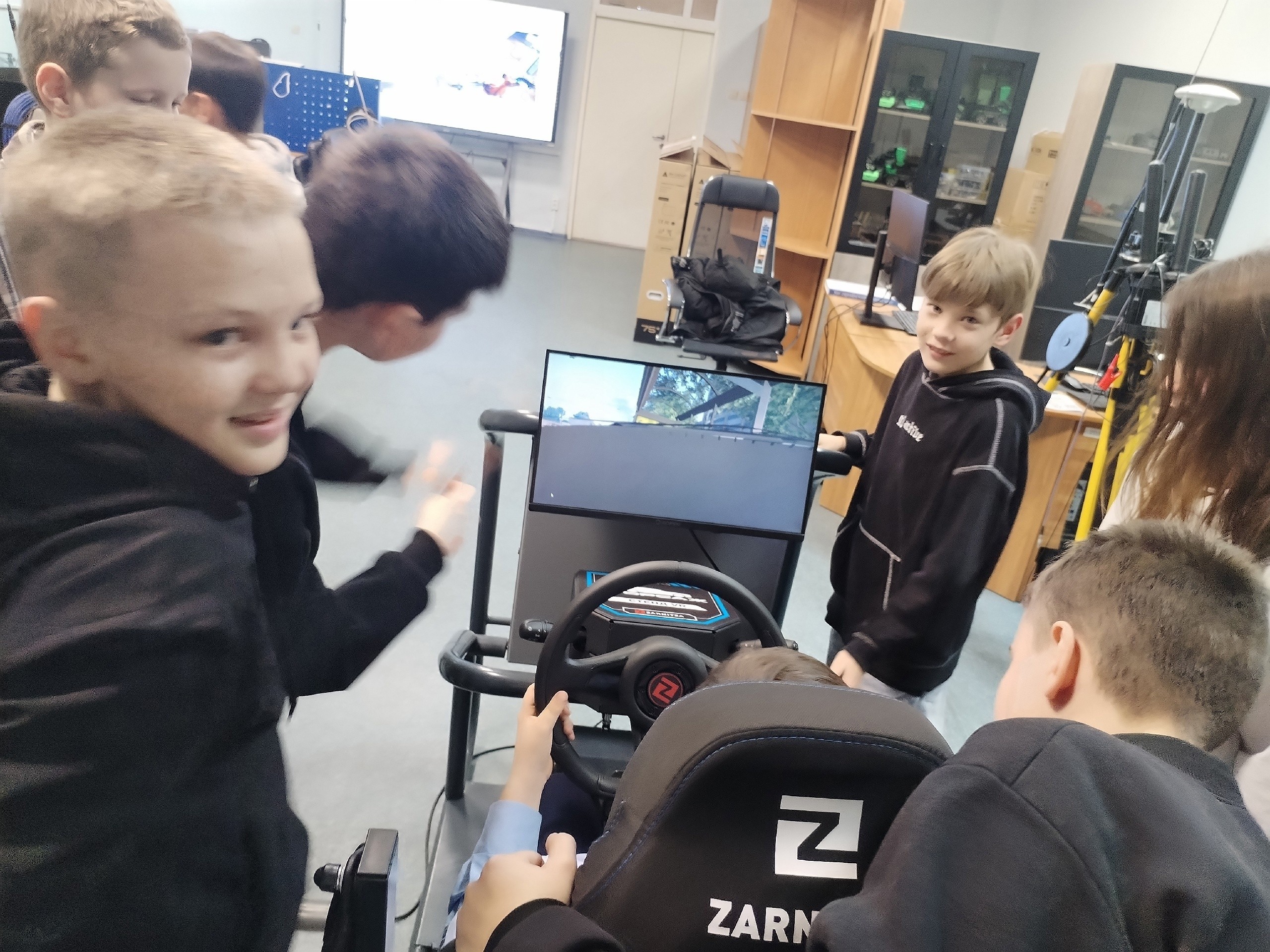 Погружение в мир науки, технологий и робототехники Погружение в мир науки, технологий и робототехники