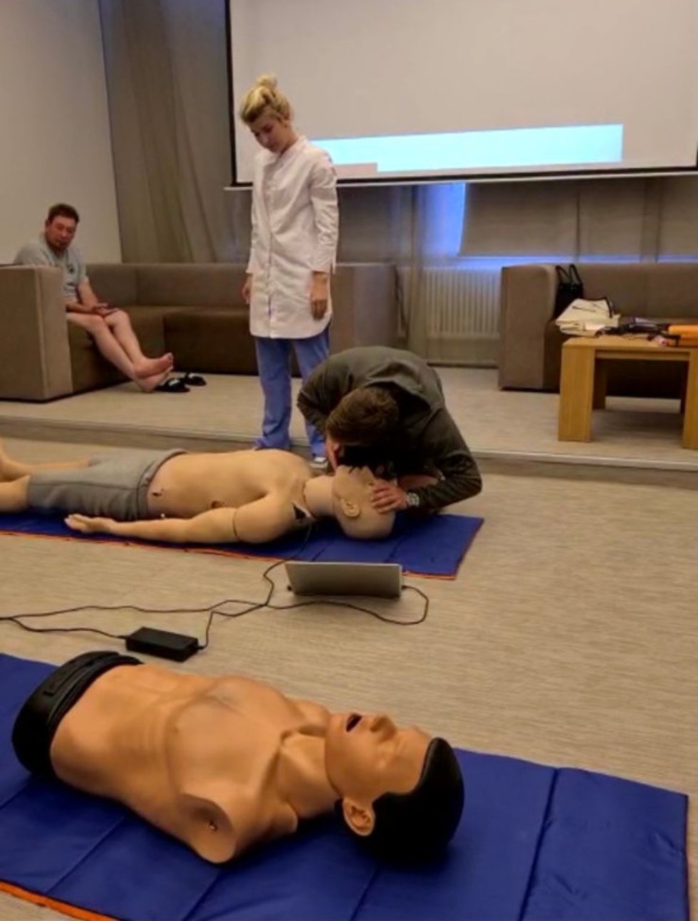 ����������