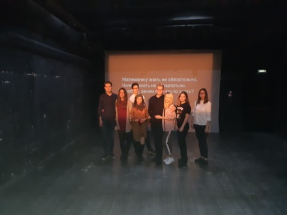 Загоните себя в Угол... Загоните себя в Угол...