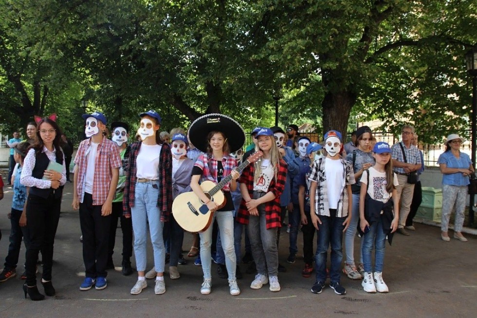 Все мы родом из детства Все мы родом из детства