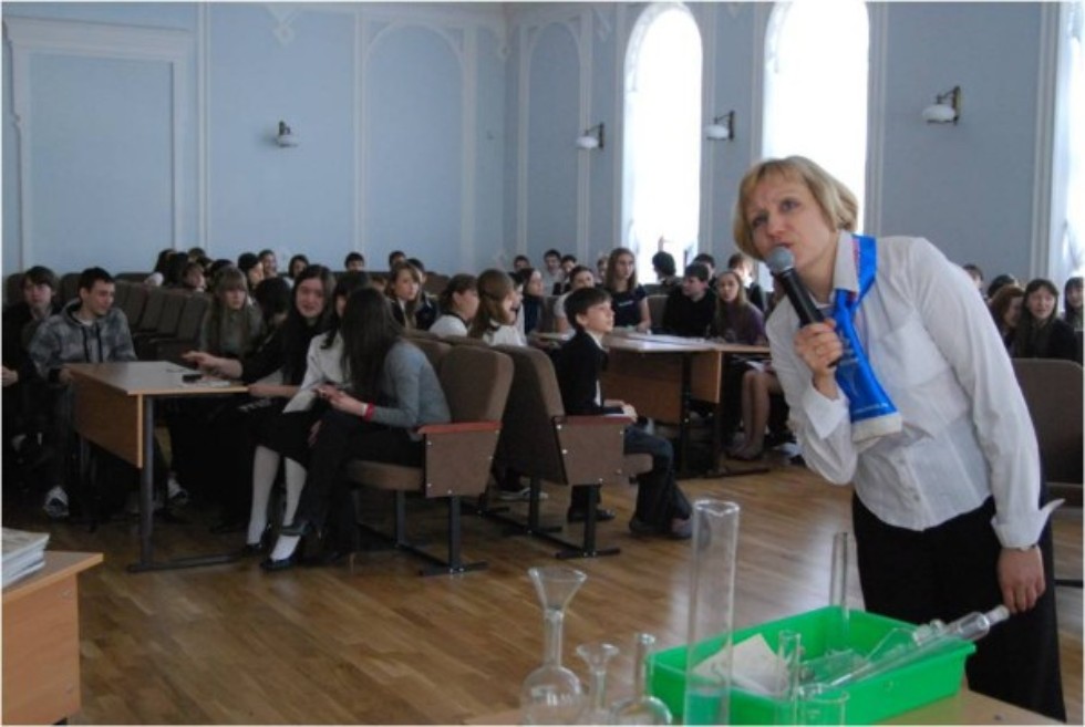 ������� 21 ���� �������� � ����� ��. �.�.������������ ���