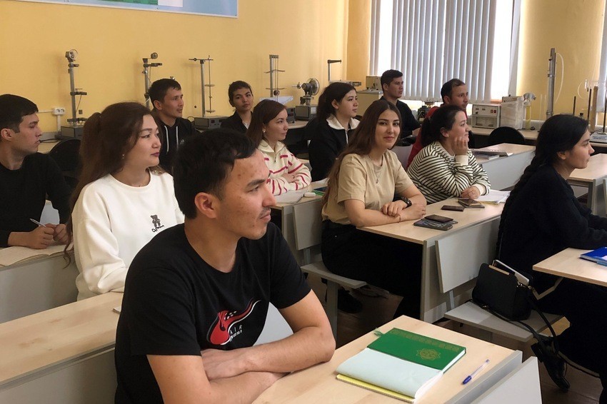 'Мы Первые': научно-популярная лекция ко Дню космонавтики прошла в Елабужском институте КФУ 'Мы Первые': научно-популярная лекция ко Дню космонавтики прошла в Елабужском институте КФУ