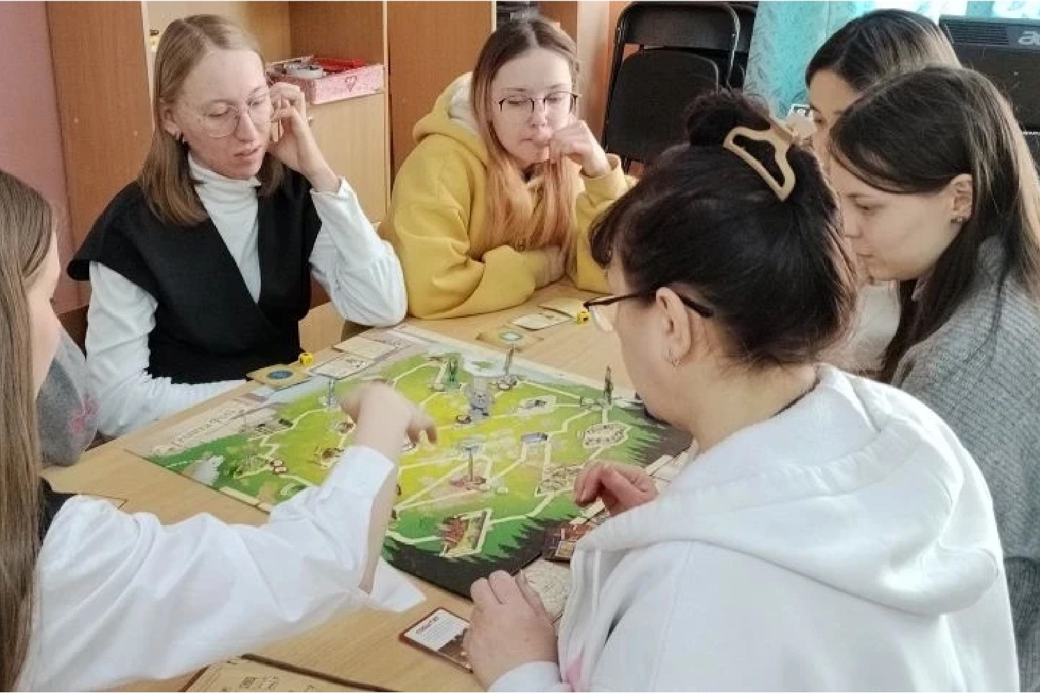 Студенты Елабужского института КФУ участвовали в мероприятиях молодежных клубов города Студенты Елабужского института КФУ участвовали в мероприятиях молодежных клубов города