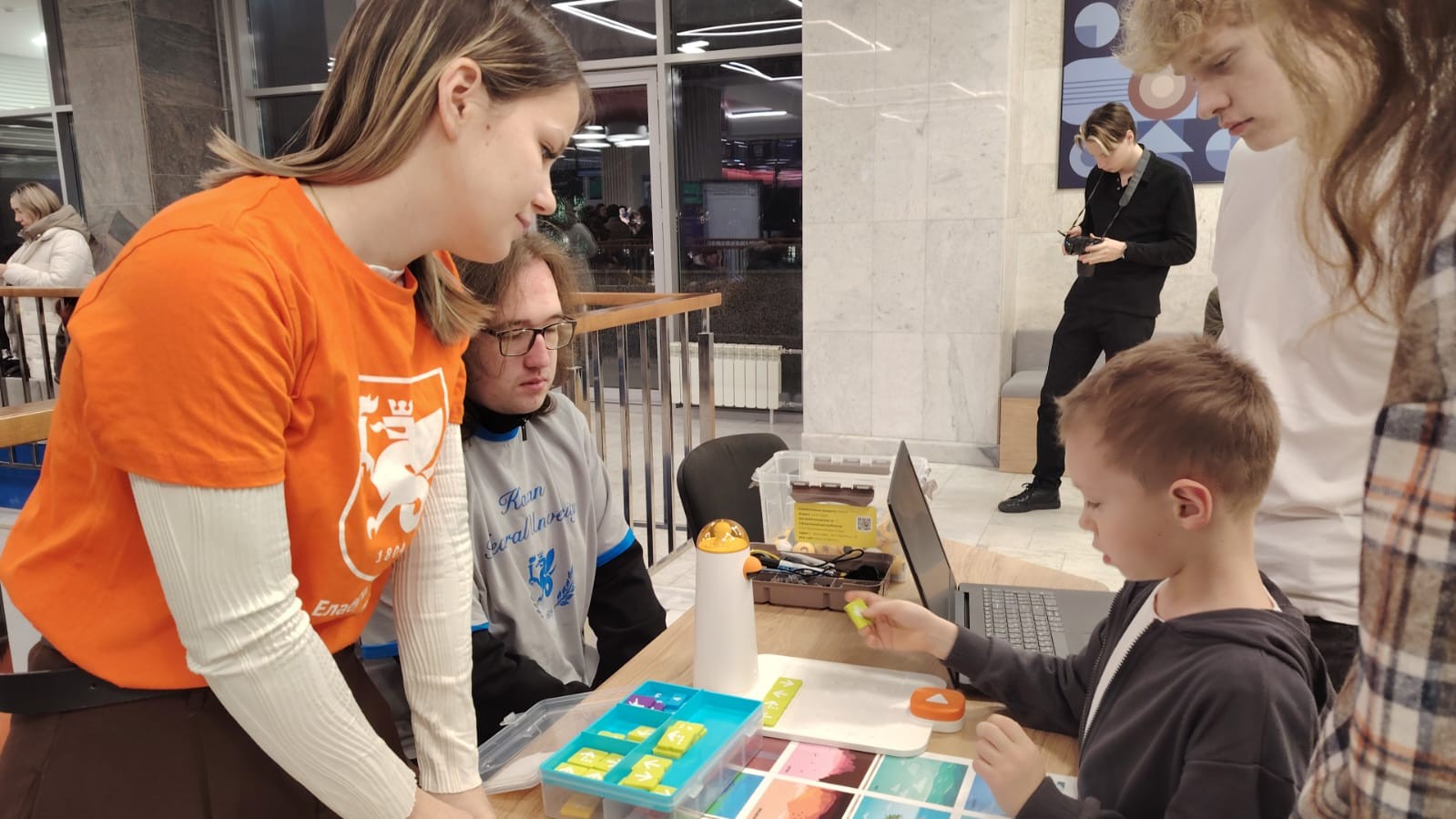 Елабужский институт КФУ представил научные интерактивы на фестивале PROнаука Елабужский институт КФУ представил научные интерактивы на фестивале PROнаука