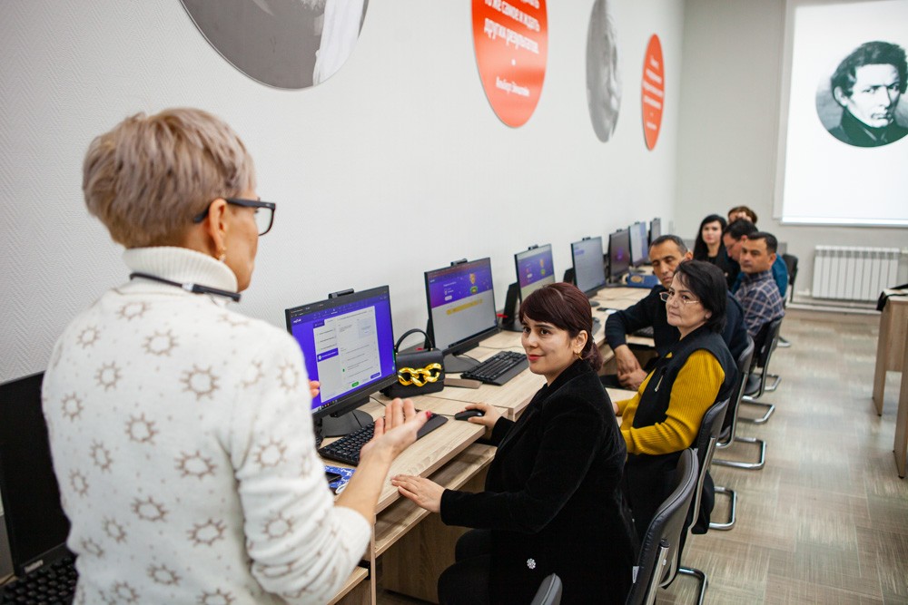 ����� ������ � ������� ������������: �������������� � ���������� ��������������� �������������