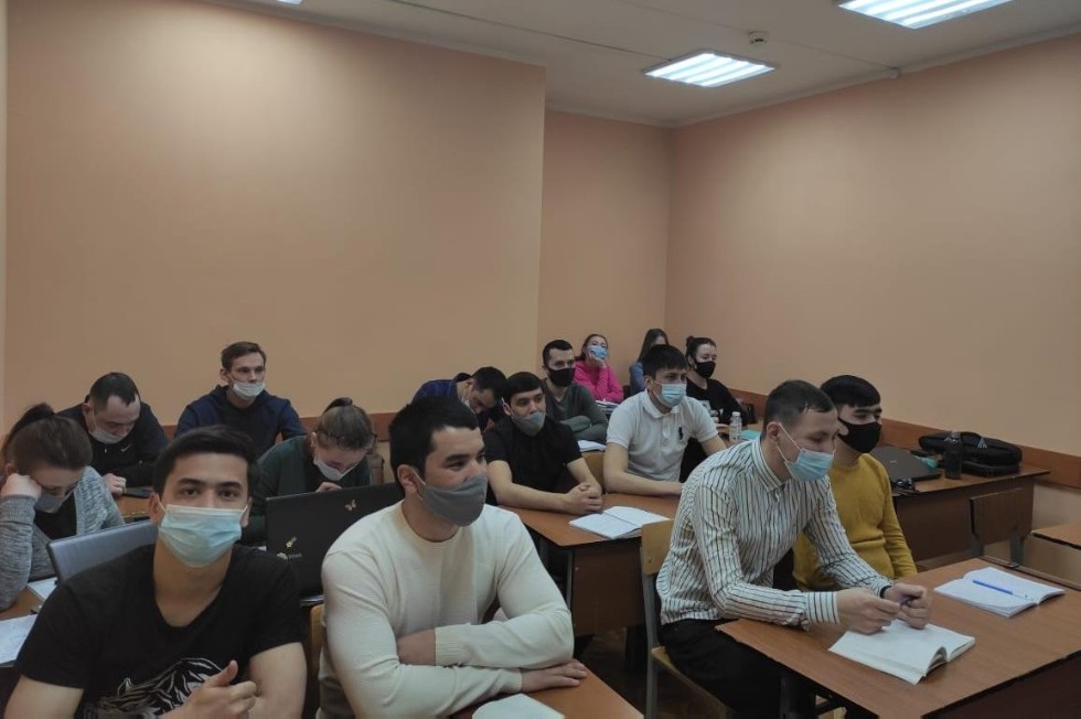 Студенты презентовали работы о спорте и праве Студенты презентовали работы о спорте и праве