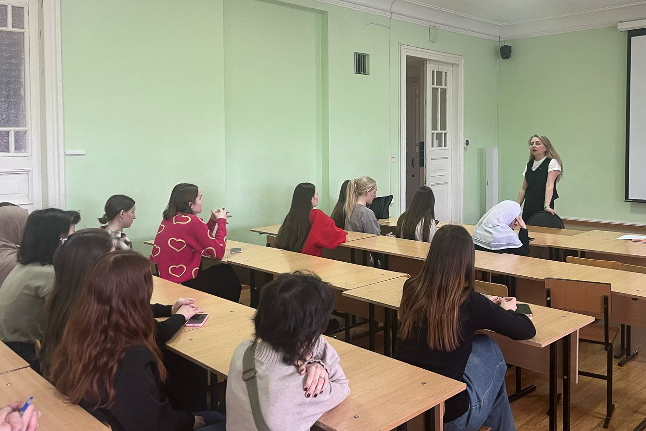 Предупреждение дистанционных хищений: кураторские часы на отделении иностранных языков Предупреждение дистанционных хищений: кураторские часы на отделении иностранных языков