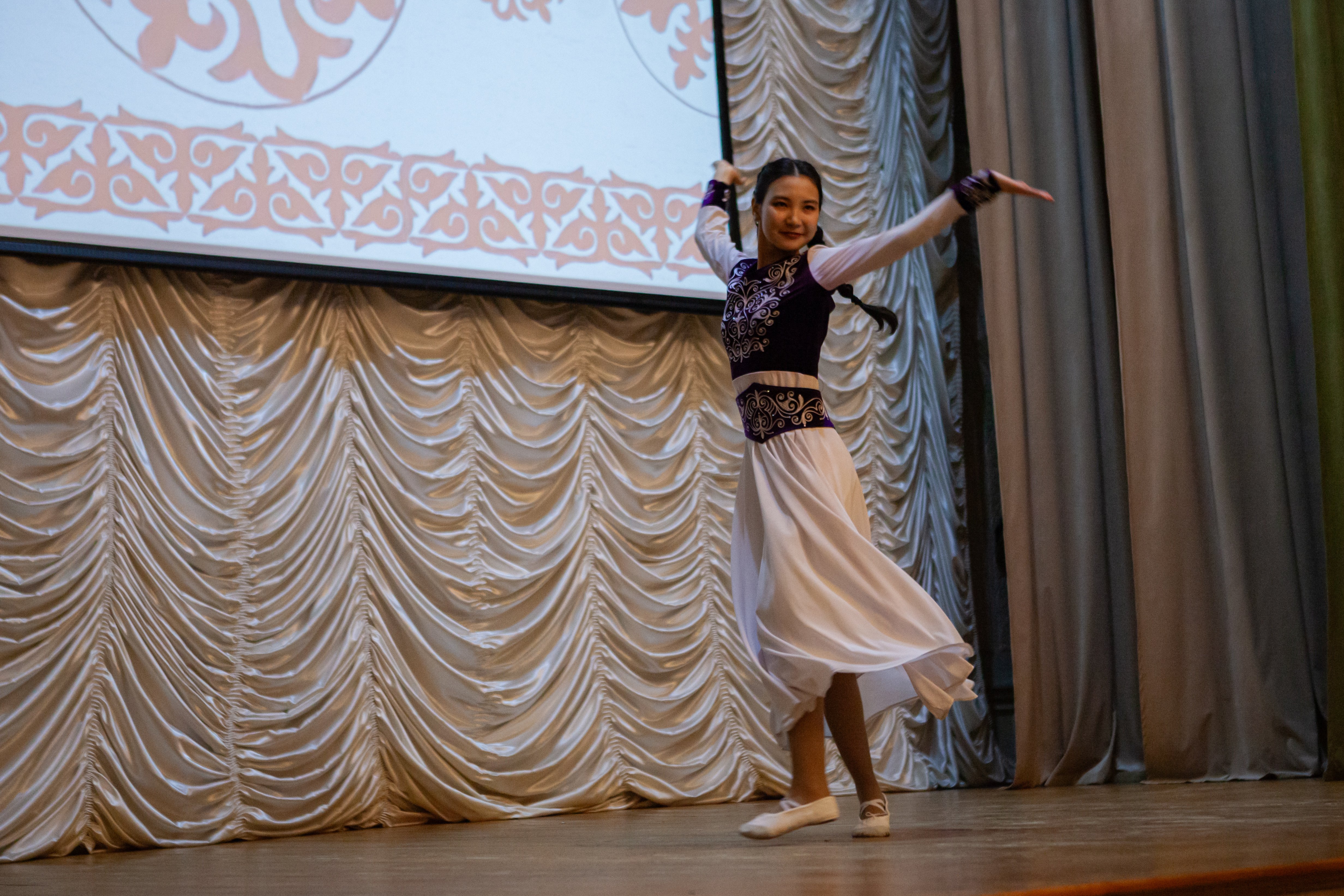 Многонациональная семья Елабужского института КФУ отметила День народного единства Многонациональная семья Елабужского института КФУ отметила День народного единства