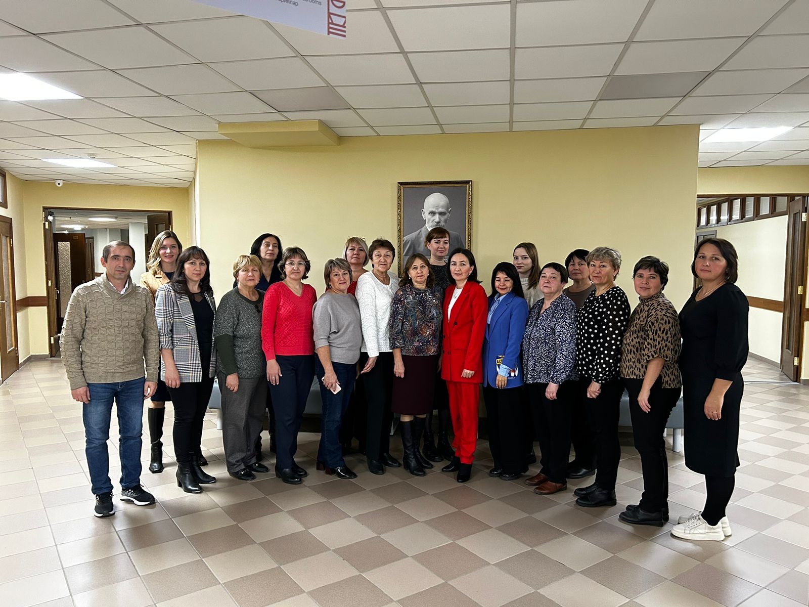 Учителя английского языка школ РТ овладели новыми знаниями на курсах повышения квалификации Учителя английского языка школ РТ овладели новыми знаниями на курсах повышения квалификации