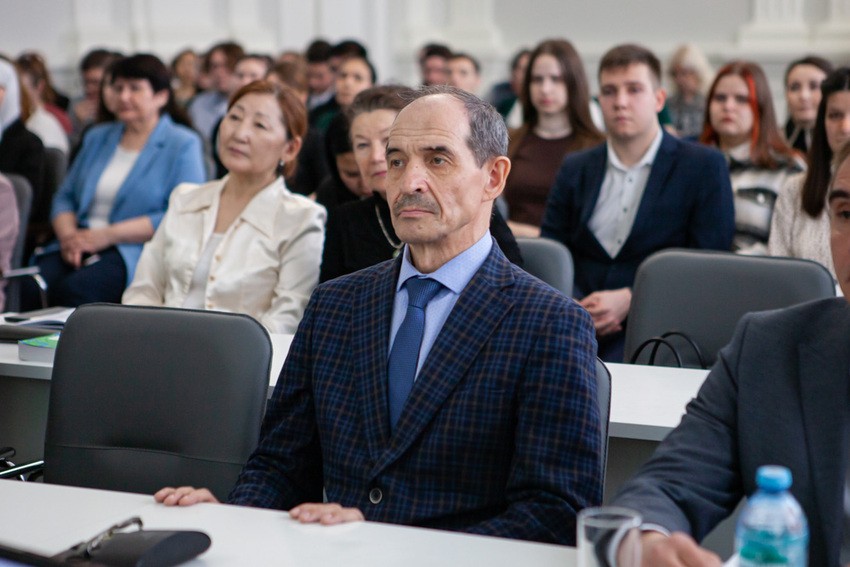 XII Международная тюркологическая конференция проходит в Елабужском институте КФУ XII Международная тюркологическая конференция проходит в Елабужском институте КФУ