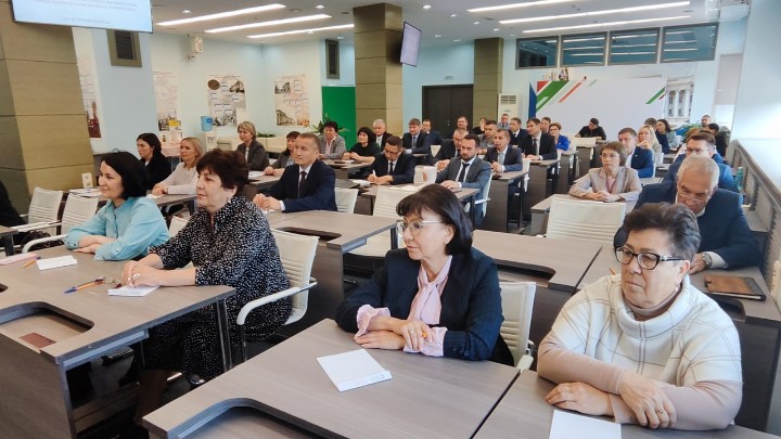 Программа 'Современные аспекты профессиональной деятельности руководителя аппарата на муниципальной службе' Программа 'Современные аспекты профессиональной деятельности руководителя аппарата на муниципальной службе'