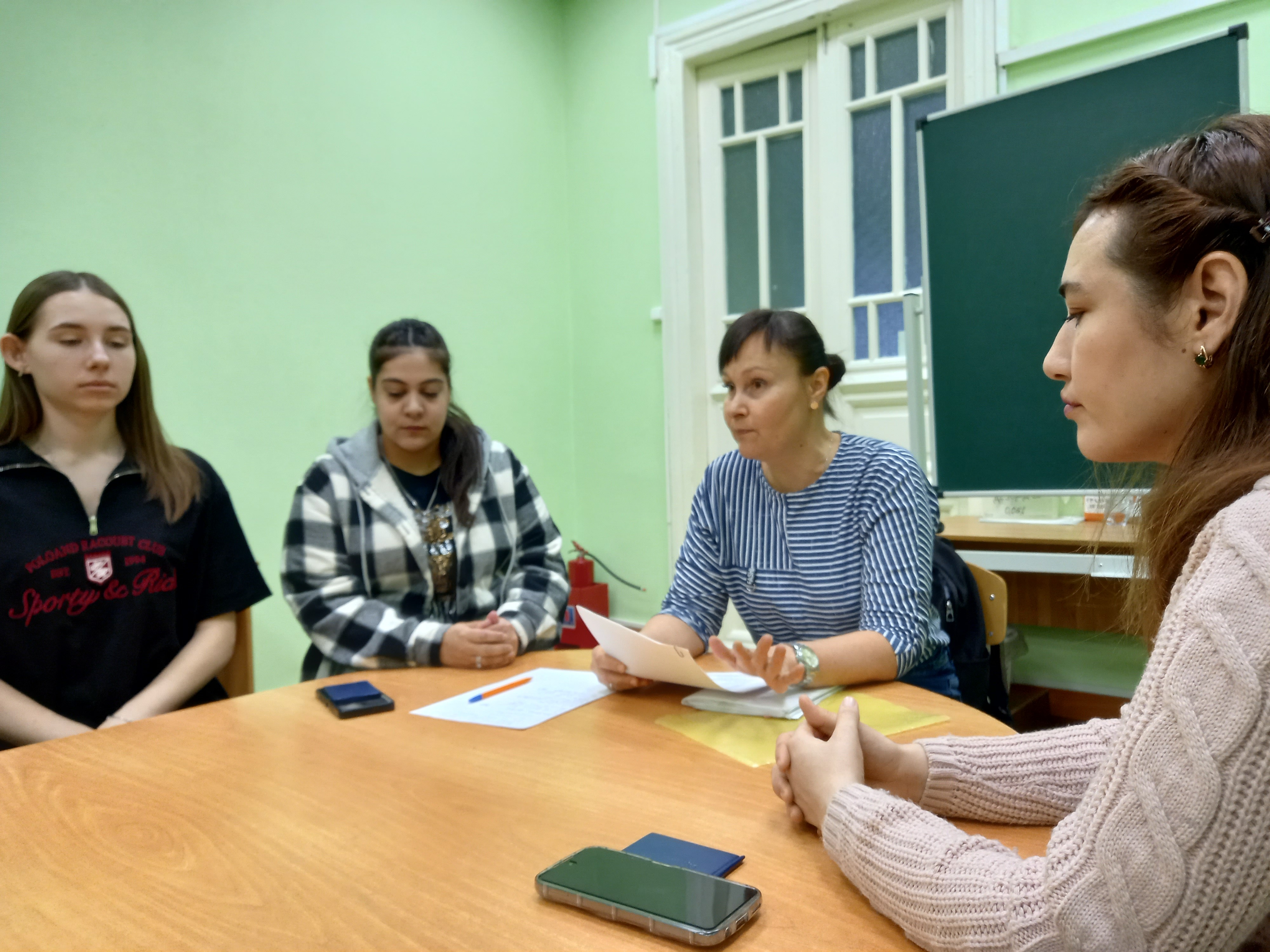 Студенты обсудили новые мошеннические схемы Студенты обсудили новые мошеннические схемы