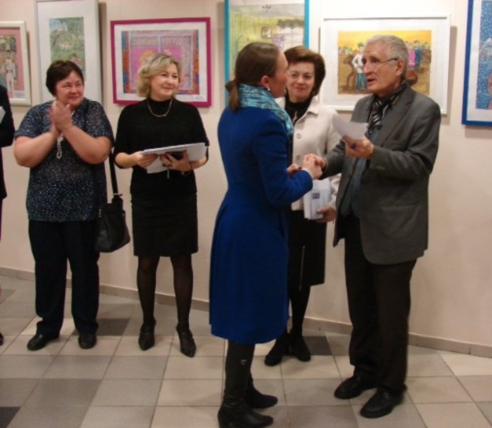 Состоялось открытие Выставки-конкурса живописных и графических работ учащихся художественных школ Казани и студентов КФУ по произведениям Л.Н.Толстого Состоялось открытие Выставки-конкурса живописных и графических работ учащихся художественных школ Казани и студентов КФУ по произведениям Л.Н.Толстого