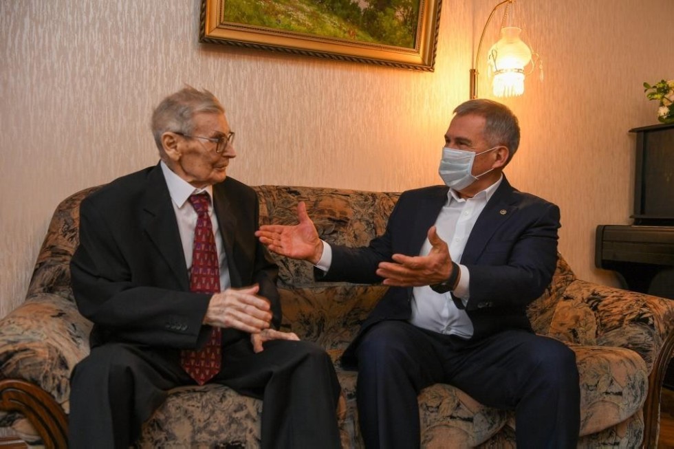 International Markovnikov Prize goes to Academician Alexander Konovalov International Markovnikov Prize goes to Academician Alexander Konovalov