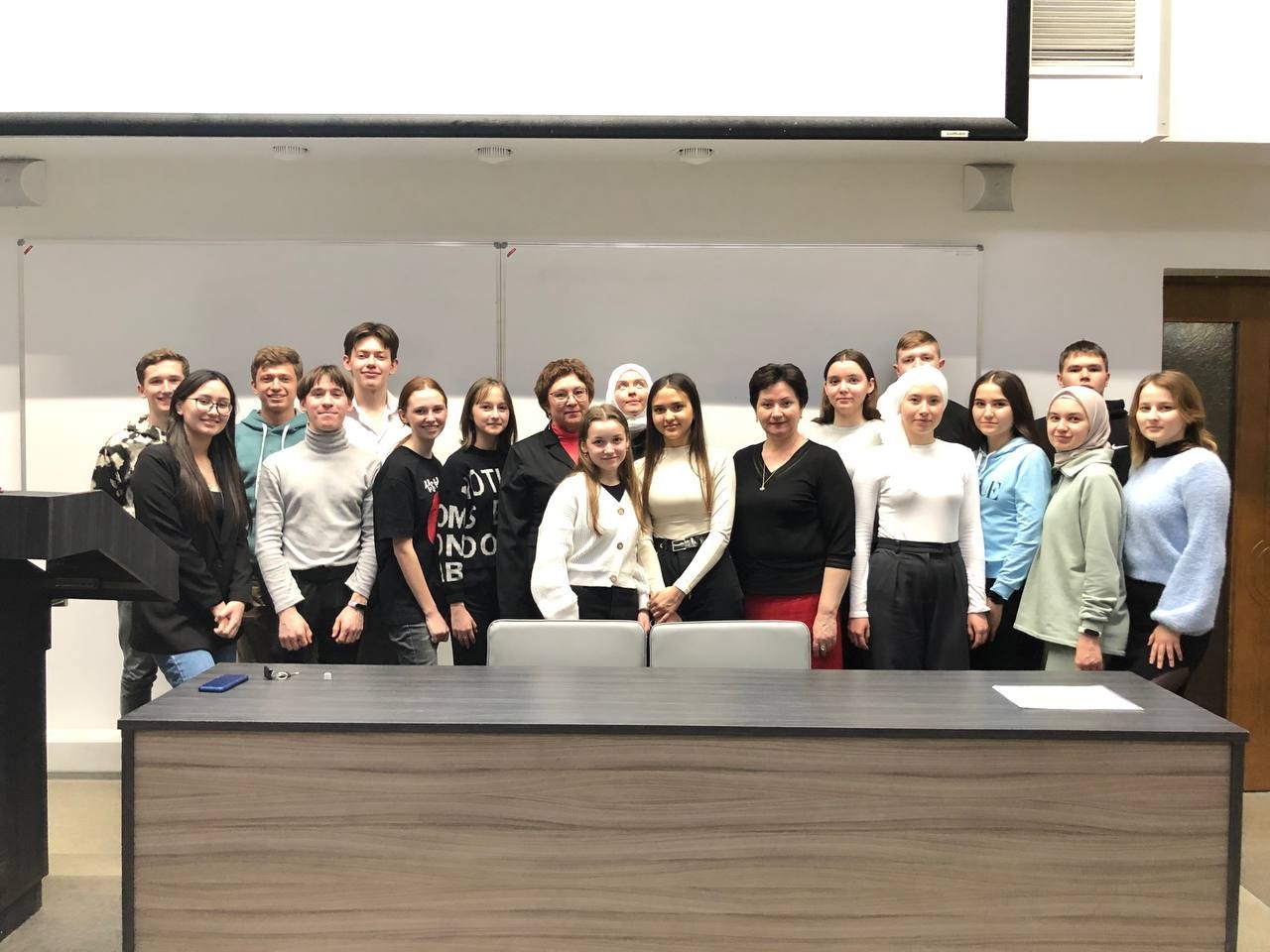 Хәзерге татар теленең лексик системасында үзгәрешләр (филология фәннәре докторы, профессор, татар теле белеме кафедрасы мөдире Галиуллина Гөлшат Рәис кызы белән очрашу) Хәзерге татар теленең лексик системасында үзгәрешләр (филология фәннәре докторы, профессор, татар теле белеме кафедрасы мөдире Галиуллина Гөлшат Рәис кызы белән очрашу)