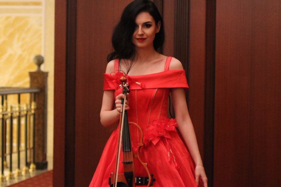 Sumptuous Spring Ball Revives Nineteenth Century Atmosphere