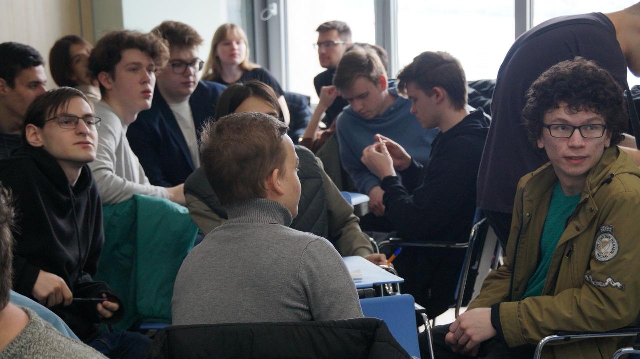 ����� ����� ����������� ����������� � �����������, ����������� ������ � ������� ������������� ����� � 1995 ����?