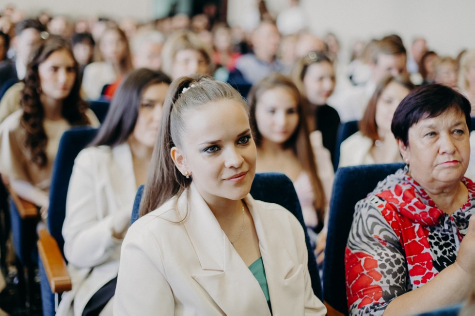 Состоялось торжественное вручение дипломов выпускникам бакалавриата по направлению Состоялось торжественное вручение дипломов выпускникам бакалавриата по направлению