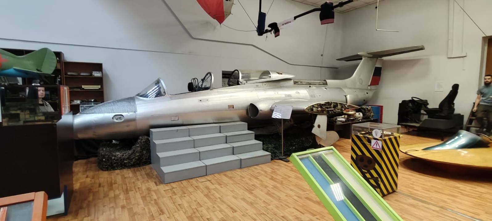 Делегация Института физики посетила Замечательный Дом занимательной науки и техники Делегация Института физики посетила Замечательный Дом занимательной науки и техники