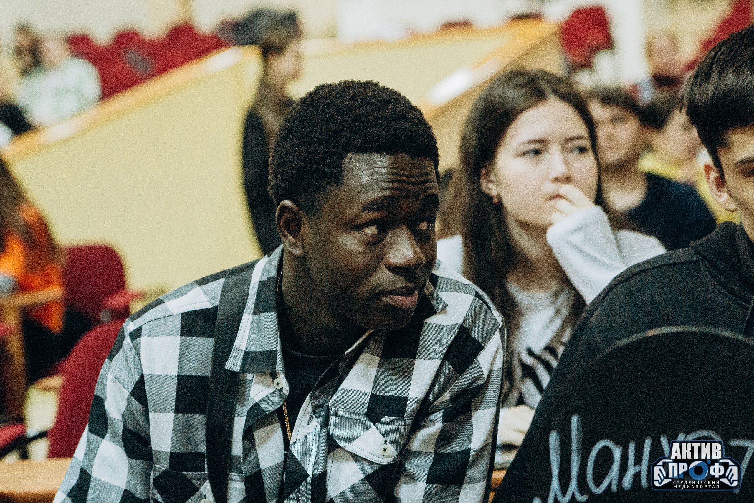 �����-����