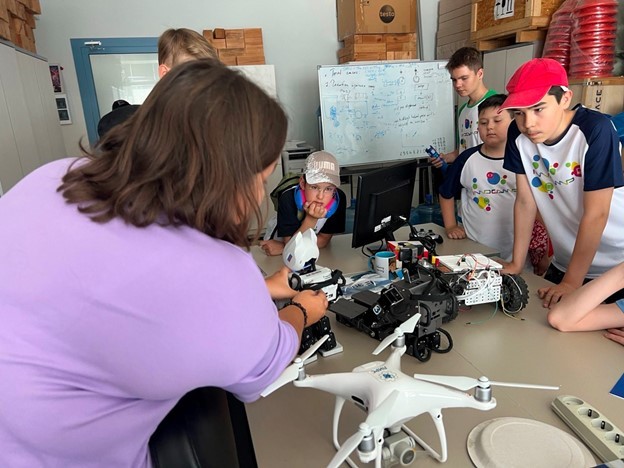 Pupils of children's IT-camp Innocamp visited Laboratory of Intelligent Robotics Systems