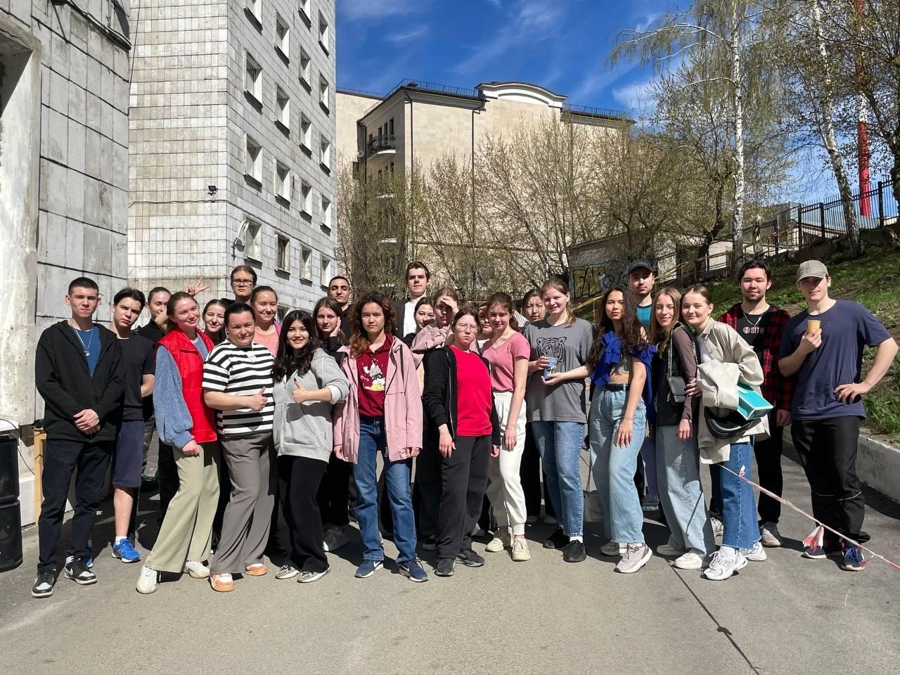 20 апреля прошел субботник на территории общежитий КФУ 20 апреля прошел субботник на территории общежитий КФУ