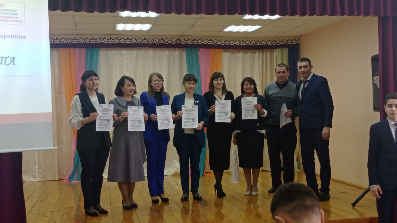 Без тарихта эзлебез... Без тарихта эзлебез...