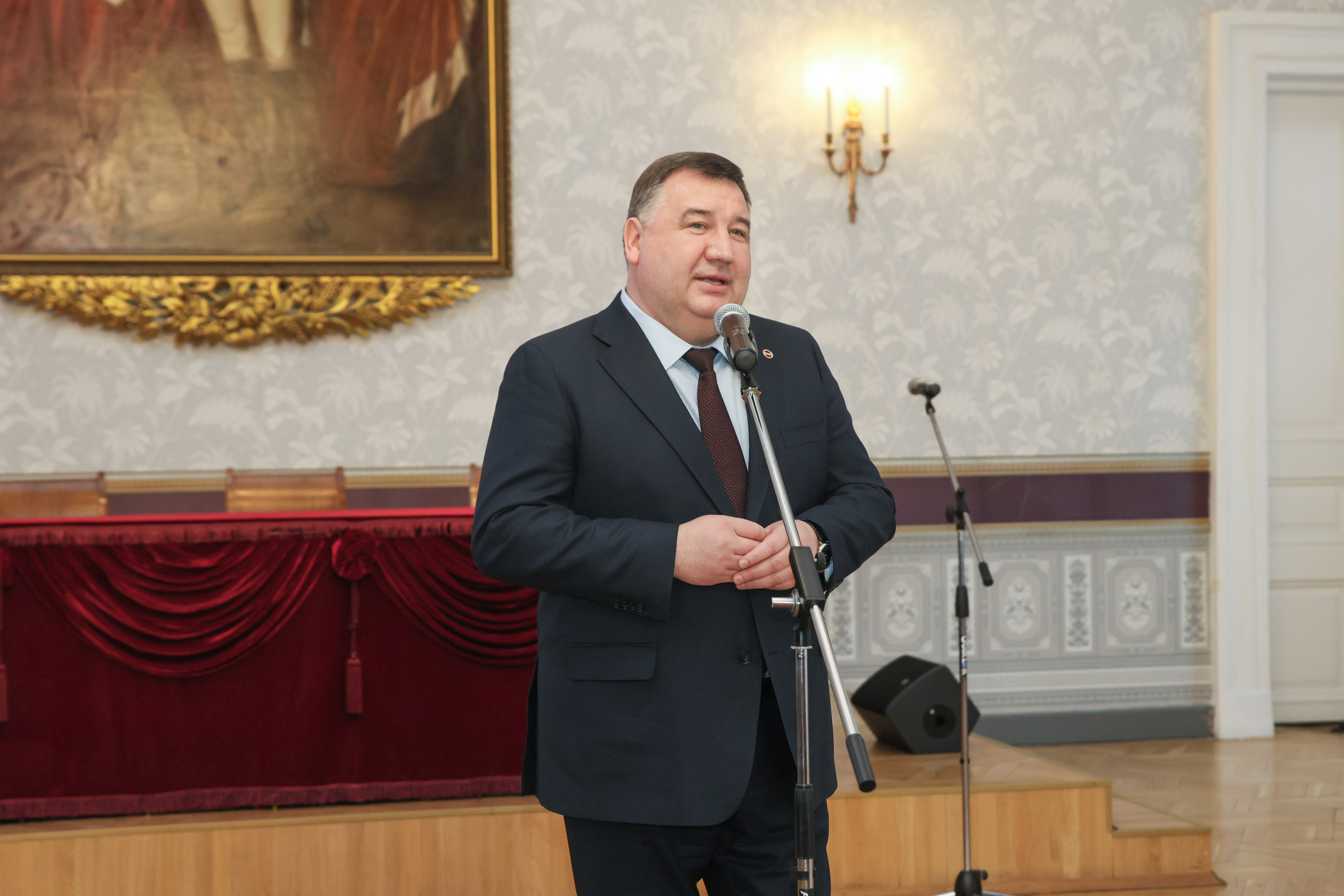 Ректор КФУ Ленар Сафин: 'Женщины приносят в этот мир гармонию, нежность, красоту и самое сильное, чистое, бескорыстное чувство ? безусловную материнскую любовь' Ректор КФУ Ленар Сафин: 'Женщины приносят в этот мир гармонию, нежность, красоту и самое сильное, чистое, бескорыстное чувство ? безусловную материнскую любовь'