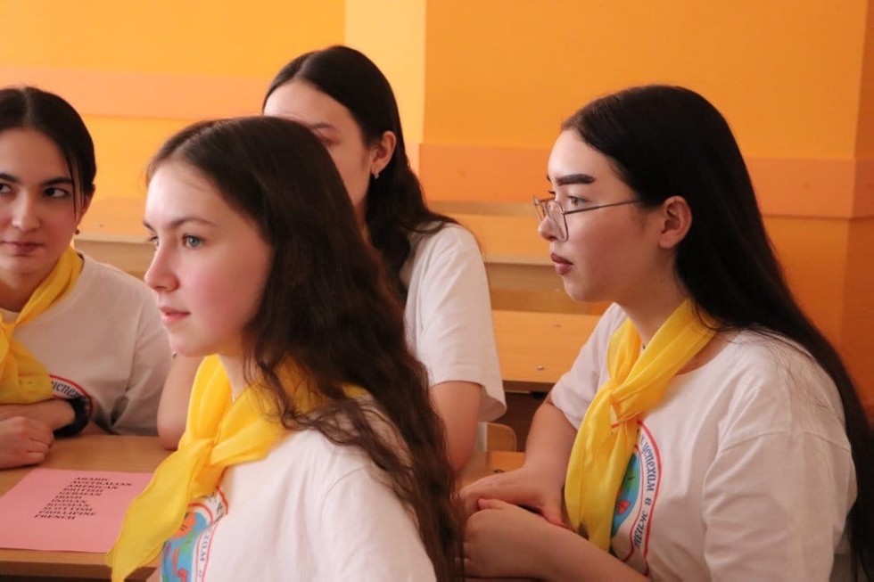 Учащиеся школ города собрались в Елабужском институте на квест 'Around the World'