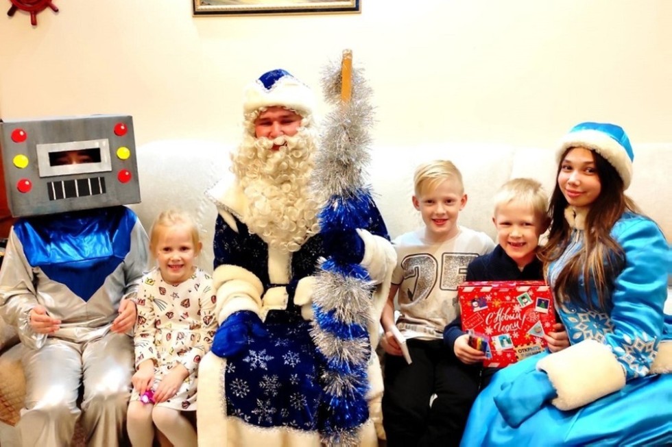 'Праздник в каждый дом': с наступающим Новым годом! 'Праздник в каждый дом': с наступающим Новым годом!