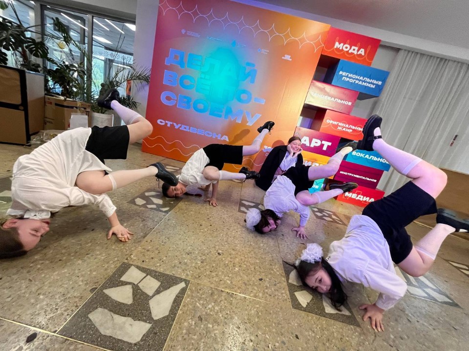 ��������� ������������� ����� ������ '���������' � ������� ��������� ���������� ��������� �� ������ ������������ ������� ��������� � ������������� ������ ? ��������� 4-�� ����� ��������� �������������� ���������� � �������������� ���������� ��������� �������� �� ����� ����� ��� ��������� '������' �� ���� ���������� ������ ���������� ��������� ������������ ����� � ��� ������� ��� ������� ��������� � ���������� ������������ �����. �� ��������� ��������� ��� ����� ����