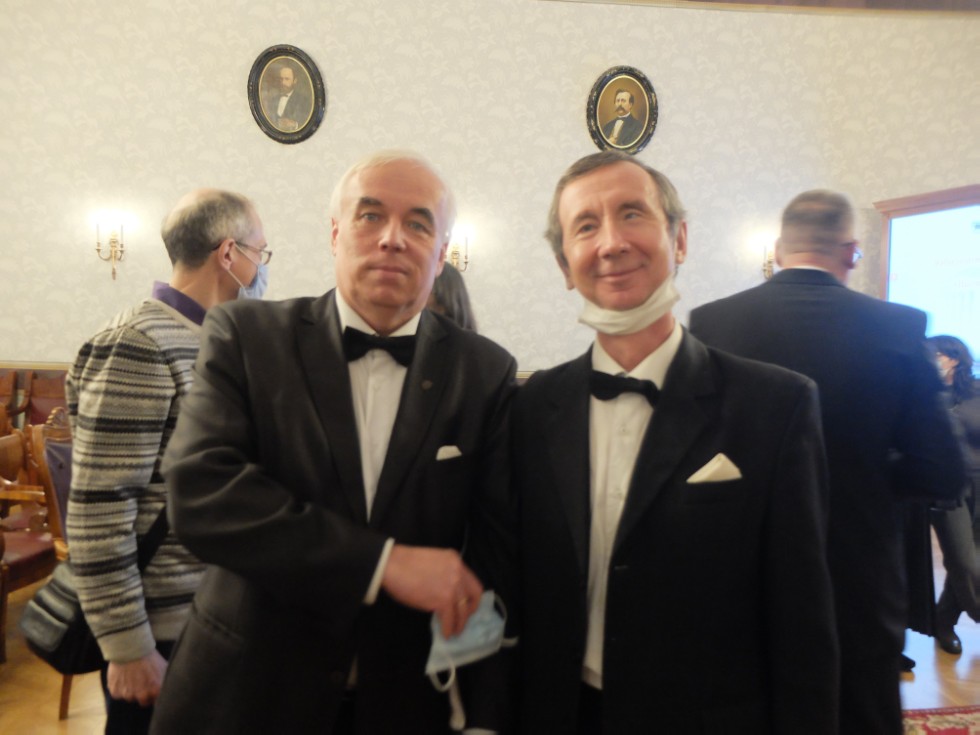 ���� 25 ���