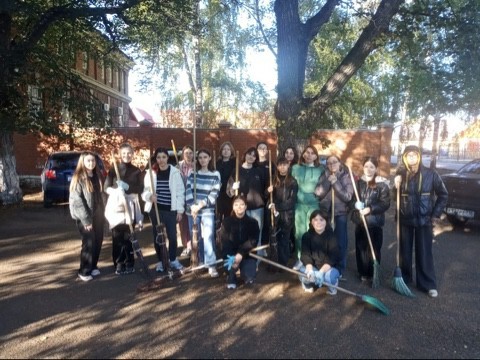 В рамках самых осенних недель обычно запланировано много общественно полезных мероприятий и акций, как локальных, так и широкомасштабных. Среди наиболее 'популярных' ? средники и субботники по уборке территорий. В рамках самых осенних недель обычно запланировано много общественно полезных мероприятий и акций, как локальных, так и широкомасштабных. Среди наиболее 'популярных' ? средники и субботники по уборке территорий.