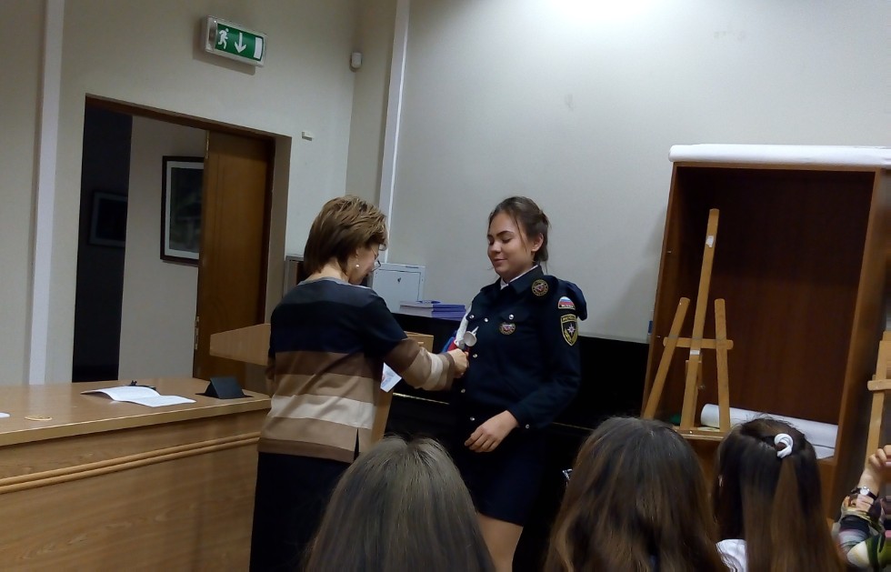 ЮНЫЕ ИСКУССТВОВЕДЫ В НАУЧНОМ ПОИСКЕ ЮНЫЕ ИСКУССТВОВЕДЫ В НАУЧНОМ ПОИСКЕ