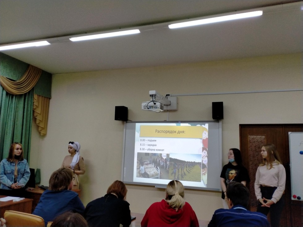 Нам вожатые нужны! Нам вожатые нужны!