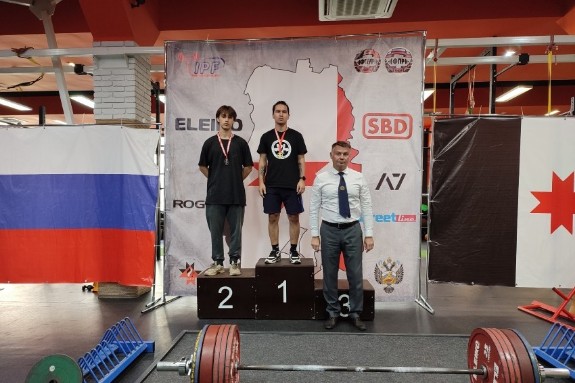 Студент Елабужского института победитель соревнований по пауэрлифтингу Студент Елабужского института победитель соревнований по пауэрлифтингу