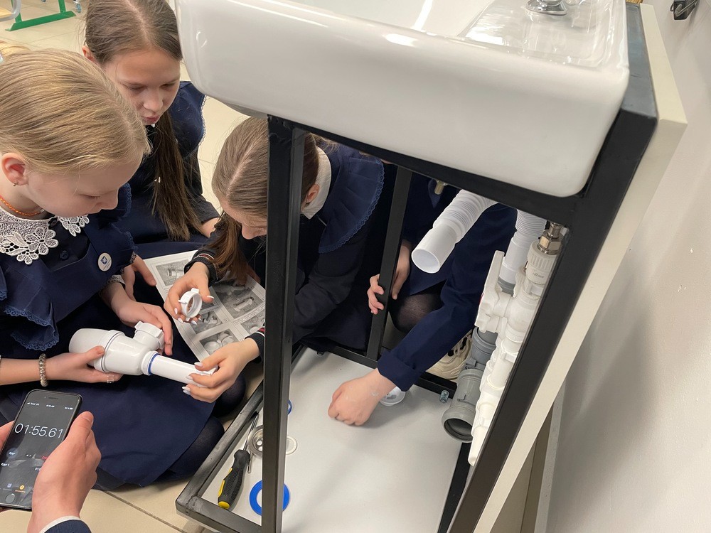 Не Боги горшки обжигают Не Боги горшки обжигают