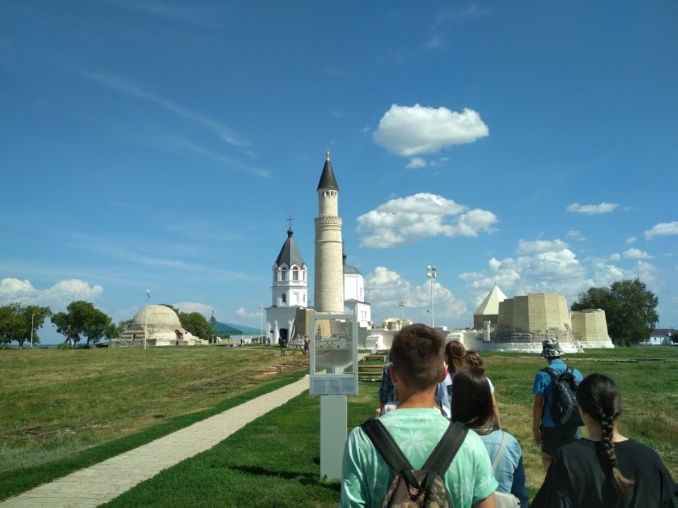 'Поезжайте, пожалуйста, на археологическую практику': впечатления культурологов от полевого сезона в Торецком 'Поезжайте, пожалуйста, на археологическую практику': впечатления культурологов от полевого сезона в Торецком