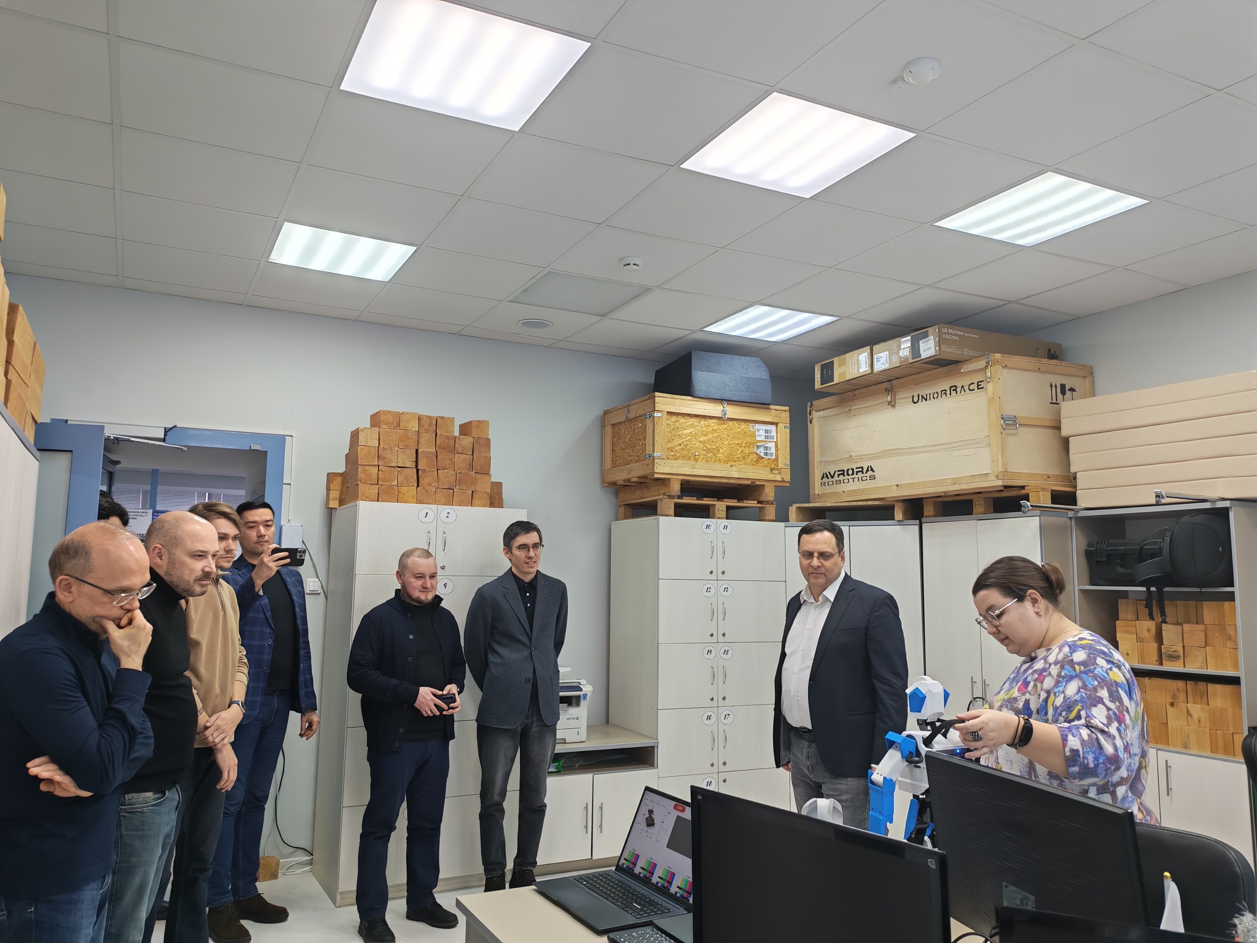 Делегация компании 'Таттелеком' посетила Лабораторию интеллектуальных робототехнических систем Делегация компании 'Таттелеком' посетила Лабораторию интеллектуальных робототехнических систем