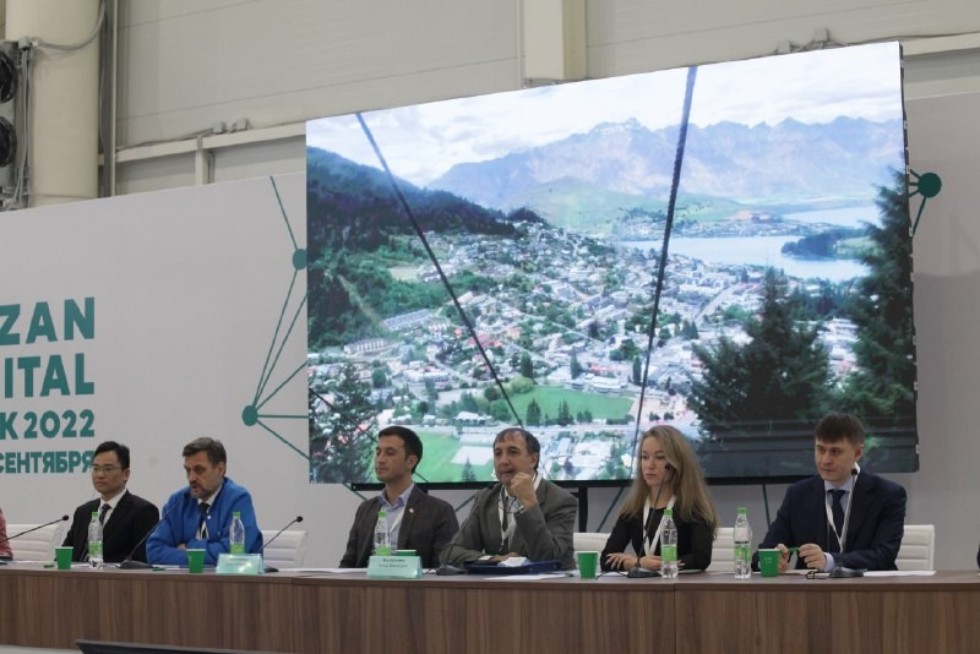 Сотрудники кафедры сервиса и туризма Фахрутдинова Лилия Раисовна и Рожко Михаил Викторович Сотрудники кафедры сервиса и туризма Фахрутдинова Лилия Раисовна и Рожко Михаил Викторович