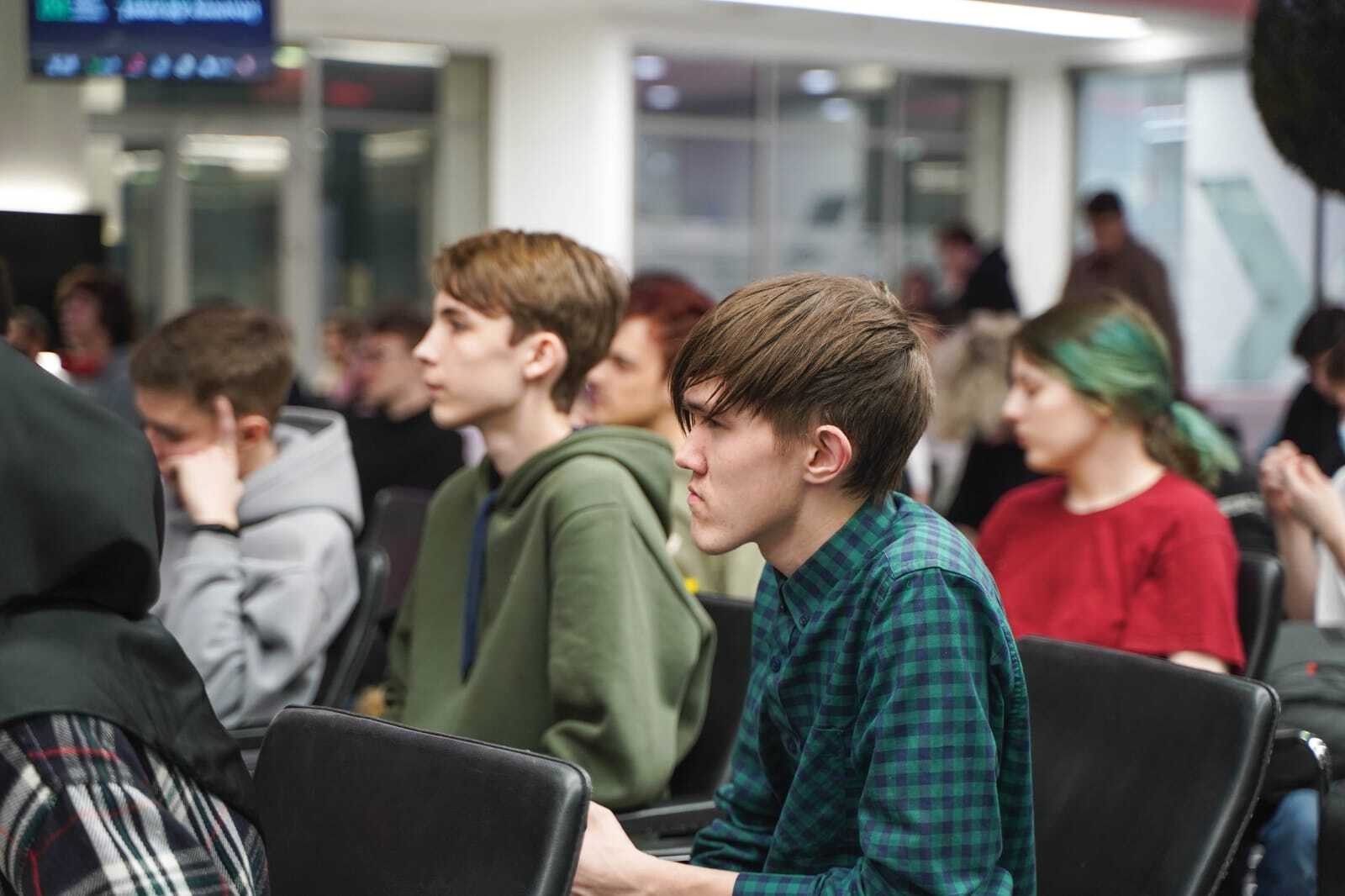 Ученик 'Университетской' школы Елабужского института КФУ разработал мультиметр на микроконтроллере Ученик 'Университетской' школы Елабужского института КФУ разработал мультиметр на микроконтроллере