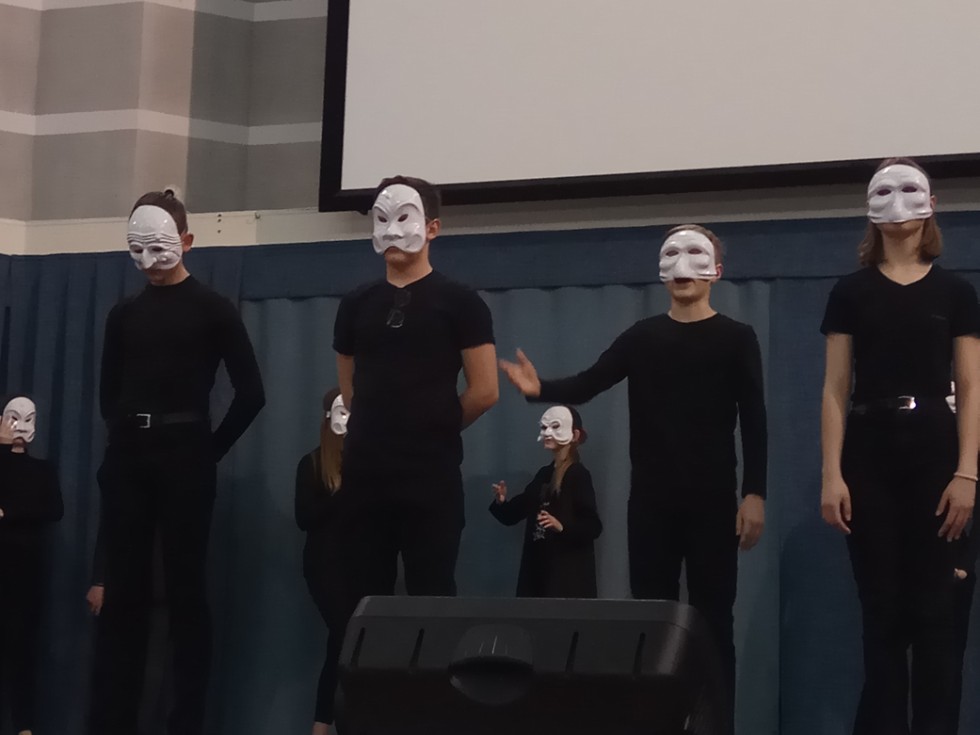 ИФМК открывает двери будущим абитуриентам или 'Экспериментальный театр № 122' в гостях у ИФМК ИФМК открывает двери будущим абитуриентам или 'Экспериментальный театр № 122' в гостях у ИФМК