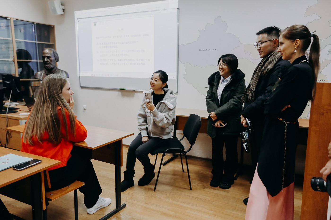 Ведущие СМИ Китая рассказали об ИМОИиВ и Институте Конфуция Ведущие СМИ Китая рассказали об ИМОИиВ и Институте Конфуция