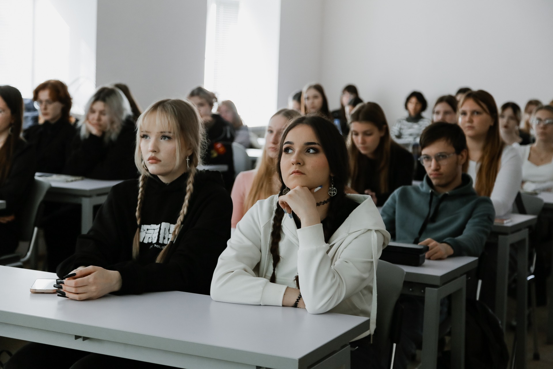 ������-�����