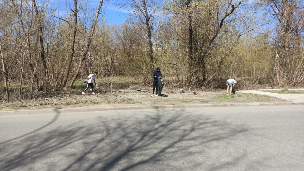 20 апреля прошел субботник на территории общежитий КФУ 20 апреля прошел субботник на территории общежитий КФУ