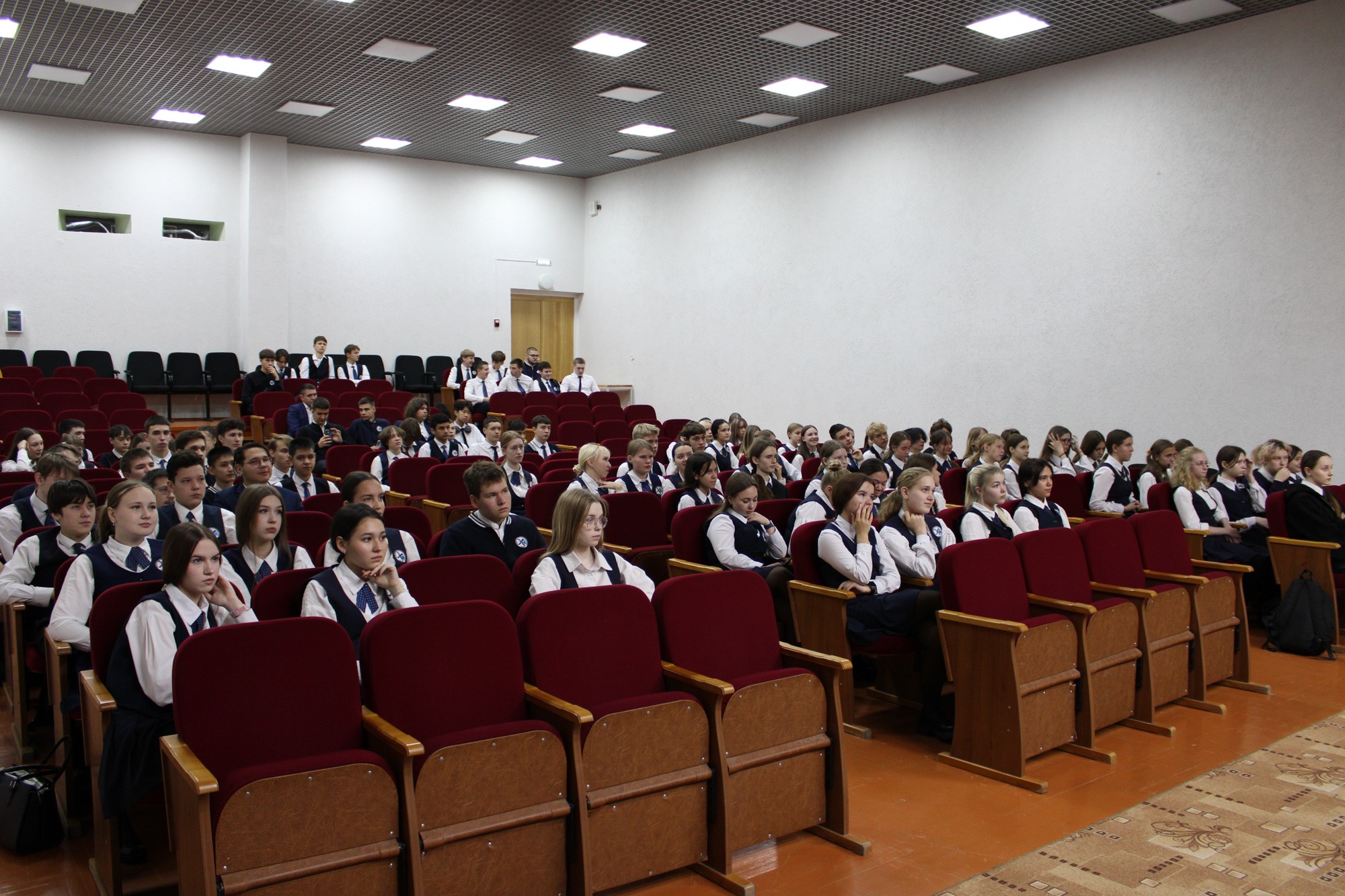 Студенты встретились со школьниками инженерно-технологического лицея Елабуги Студенты встретились со школьниками инженерно-технологического лицея Елабуги